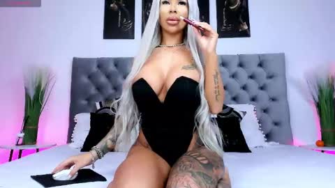 Snapshot of yviann chatting on December 3, 11:14 pm YviAnn online show from December 3, 11:14 pm