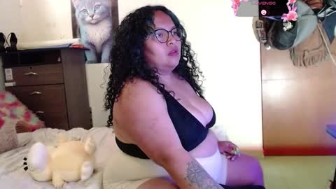 yvonn online show from November 10, 2:10 am