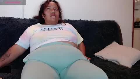 Snapshot of yvonn_jlove chatting on June 9, 11:22 am yvonn online show from June 9, 11:22 am