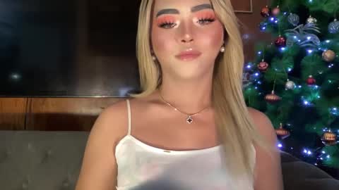 Miss Cali online show from December 9, 5:19 pm