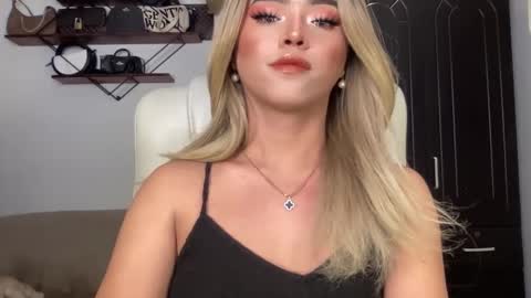 Miss Cali online show from December 11, 10:16 pm