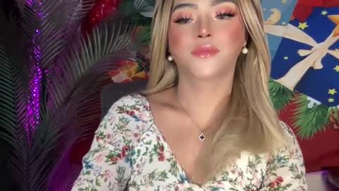 Miss Cali online show from December 27, 7:35 pm