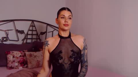 I V Y   online show from May 21, 8:49 pm