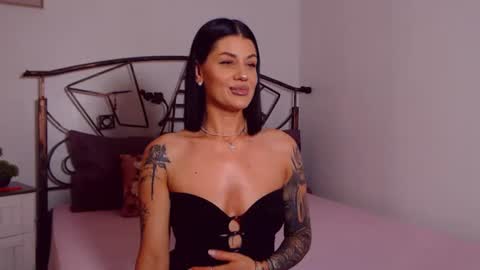 I V Y   online show from June 13, 8:18 pm