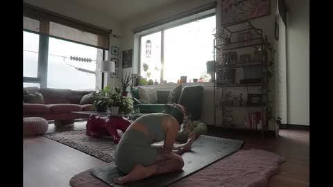 Yucky online show from January 23, 11:47 pm