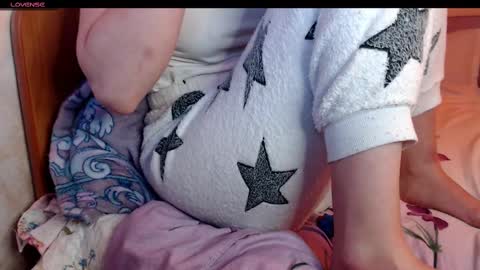 Snapshot of yzza_suave chatting on February 25, 6:42 pm yzza_suave online show from February 25, 6:42 pm