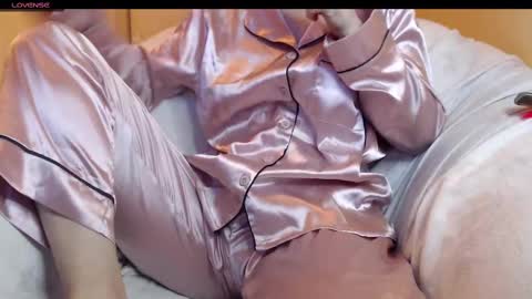 Snapshot of yzza_suave chatting on March 11, 8:20 pm yzza_suave online show from March 11, 8:20 pm