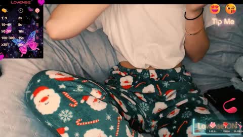 Snapshot of yzza_suave chatting on January 6, 3:05 pm yzza_suave online show from January 6, 3:05 pm