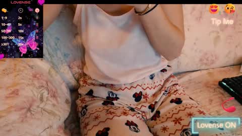 Snapshot of yzza_suave chatting on January 11, 12:21 pm yzza_suave online show from January 11, 12:21 pm