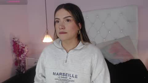 Snapshot of zaai_ chatting on December 15, 11:36 am Zai online show from December 15, 11:36 am