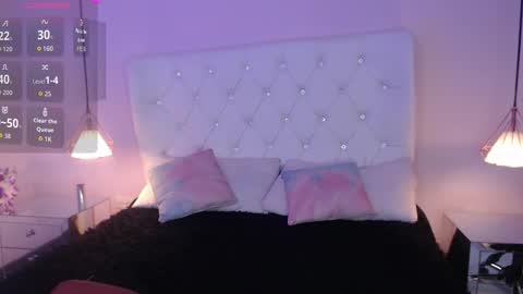 Snapshot of zaai_ chatting on December 17, 11:38 am Zai online show from December 17, 11:38 am