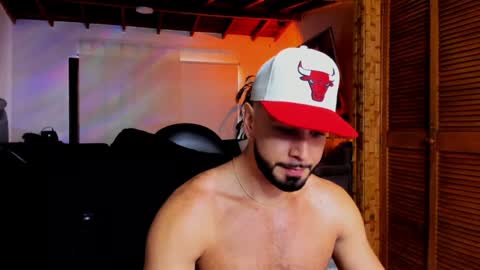 Snapshot of zac_levis chatting on December 12, 2:11 pm Zac Jhordan online show from December 12, 2:11 pm