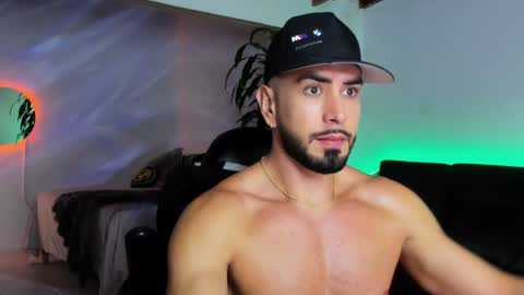 Snapshot of zac_levis chatting on December 25, 7:56 pm Zac Jhordan online show from December 25, 7:56 pm