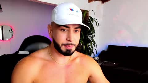 Snapshot of zac_levis chatting on January 10, 3:37 pm Zac Jhordan online show from January 10, 3:37 pm