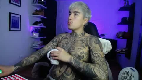 zac_muller1 online show from June 9, 2:56 am