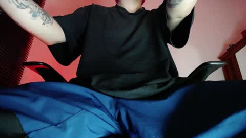 Snapshot of zac_watson chatting on April 22, 1:30 am Zac Freelance model online show from April 22, 1:30 am
