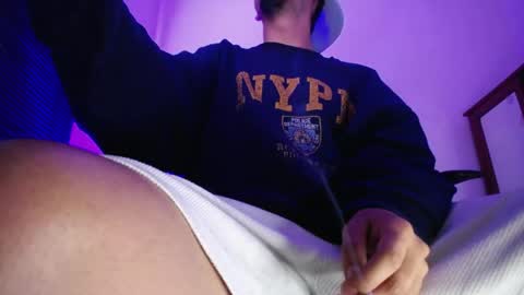Snapshot of zac_watson chatting on May 25, 10:16 pm Zac Freelance model online show from May 25, 10:16 pm