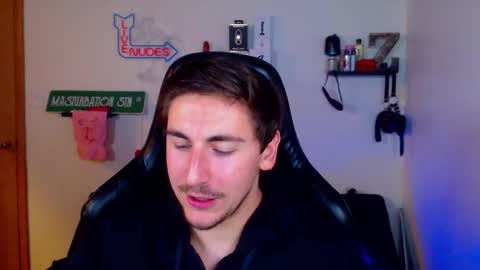 Zach Rhyder online show from March 3, 2:15 am