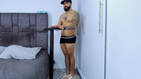 Snapshot of zack_froone chatting on September 12, 12:27 pm Richard online show from September 12, 12:27 pm