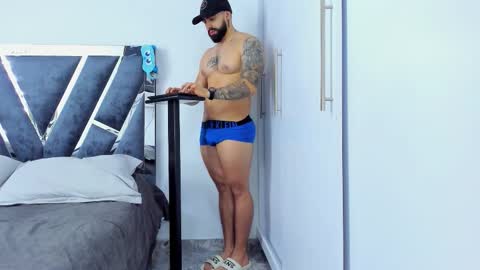 Snapshot of zack_froone chatting on October 16, 1:56 pm Richard online show from October 16, 1:56 pm