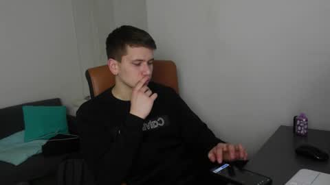 Snapshot of zack_gillian chatting on May 3, 7:31 pm ZACK GILLIAN online show from May 3, 7:31 pm