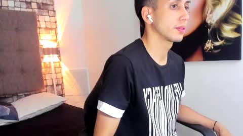 Snapshot of zack_isback chatting on April 14, 8:59 pm zack_isback online show from April 14, 8:59 pm