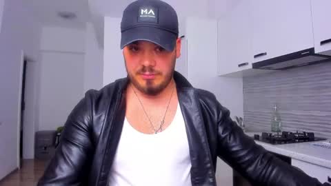 Snapshot of zackconnorsx chatting on May 8, 9:53 pm Zack online show from May 8, 9:53 pm