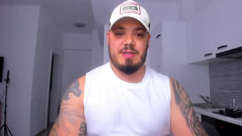 Snapshot of zackconnorsx chatting on June 8, 8:31 pm Zack online show from June 8, 8:31 pm