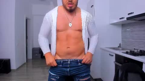 Snapshot of zackconnorsx chatting on July 17, 8:35 pm Zack online show from July 17, 8:35 pm