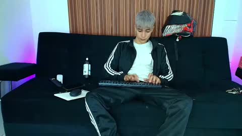 zack online show from March 7, 11:05 pm