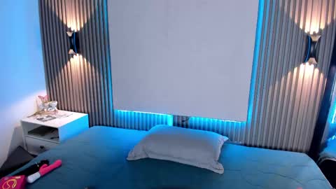 zafira online show from April 24, 3:42 am