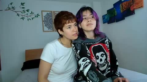 Snapshot of zafira_raven chatting on April 19, 9:50 pm zafira_raven online show from April 19, 9:50 pm