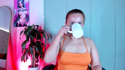 Snapshot of zafiro__brown chatting on October 28, 1:36 pm Zafiro Brown online show from October 28, 1:36 pm