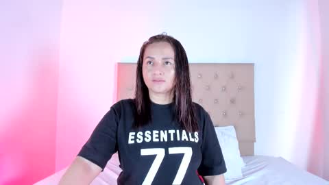 Snapshot of zafiro__brown chatting on October 29, 10:50 am Zafiro Brown online show from October 29, 10:50 am