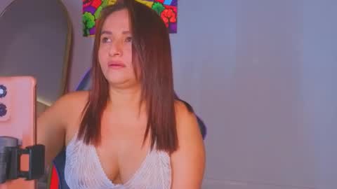 Snapshot of zafiro__brown chatting on December 5, 10:13 am Zafiro Brown online show from December 5, 10:13 am