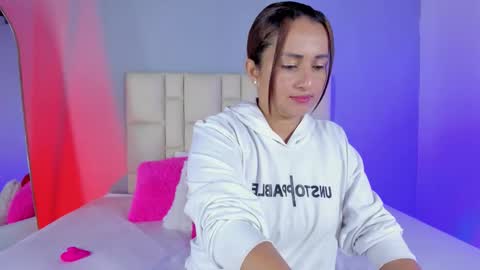 Zafiro Brown online show from February 5, 11:59 am