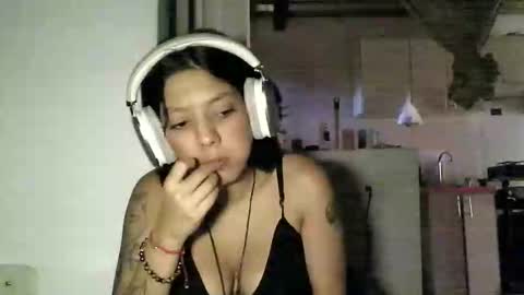 Snapshot of zafiro_rubi chatting on June 7, 5:49 pm Zafiro online show from June 7, 5:49 pm