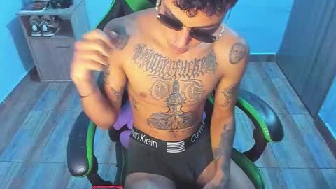 Snapshot of zafirocum chatting on December 14, 11:48 am BiG Zafiro online show from December 14, 11:48 am