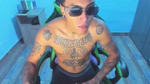 Snapshot of zafirocum chatting on December 16, 12:10 pm BiG Zafiro online show from December 16, 12:10 pm