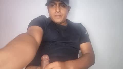 Snapshot of zagros07 chatting on April 20, 10:33 pm zagros07 online show from April 20, 10:33 pm