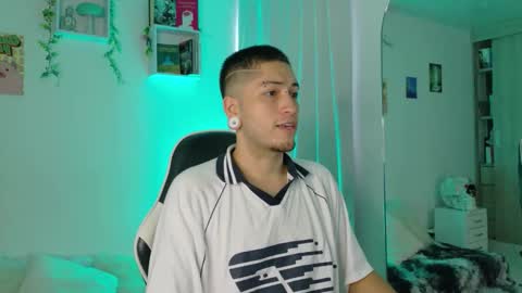 Snapshot of zahir_raw chatting on May 31, 7:15 pm Zahir Raw online show from May 31, 7:15 pm