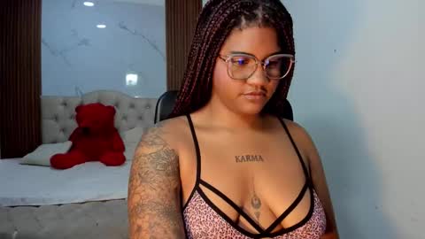 zahra_rose online show from March 5, 8:05 pm