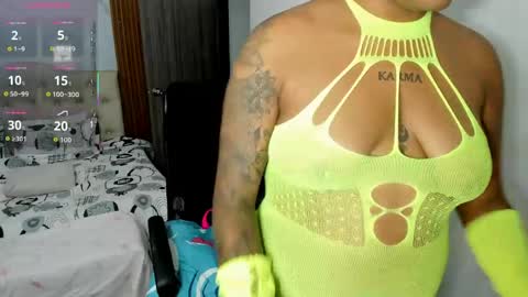 zahra_rose online show from April 22, 10:55 pm