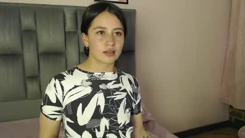 Snapshot of zaida_1 chatting on May 4, 8:49 pm Zaida online show from May 4, 8:49 pm