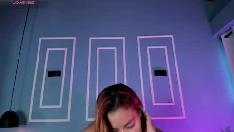 Snapshot of zaily_zc chatting on December 2, 11:59 am Zaily online show from December 2, 11:59 am