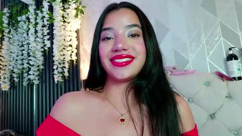 Snapshot of zaira_bonny chatting on June 6, 9:52 pm Zaira Bonny online show from June 6, 9:52 pm