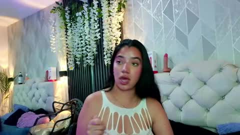 Snapshot of zaira_bonny chatting on June 13, 9:24 pm Zaira Bonny online show from June 13, 9:24 pm