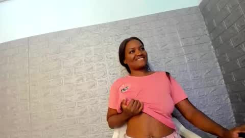 Snapshot of zamara__ chatting on November 27, 2:41 pm Zamara online show from November 27, 2:41 pm