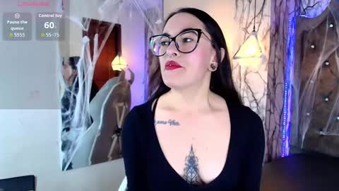   online show from October 25, 5:40 pm