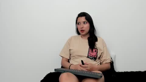 zammii69 online show from October 25, 8:36 pm